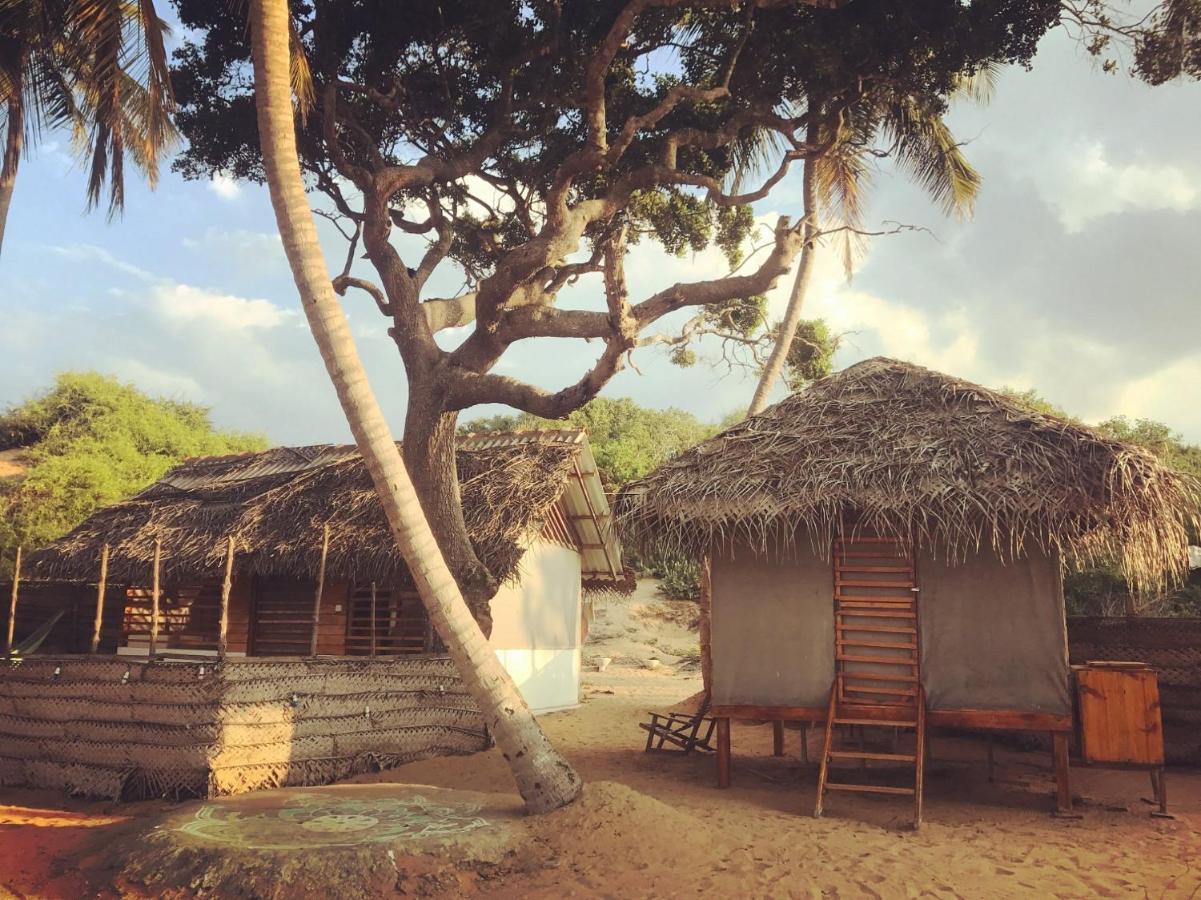 Upali Beach Surf Resort & Cafe آروغام المظهر الخارجي الصورة